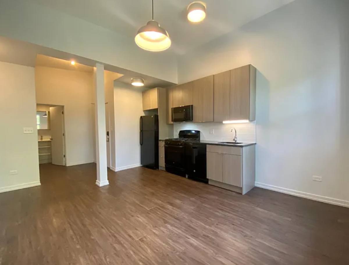 Apartment for rent at 5051 N Kenmore Ave #401, Chicago, IL 60640