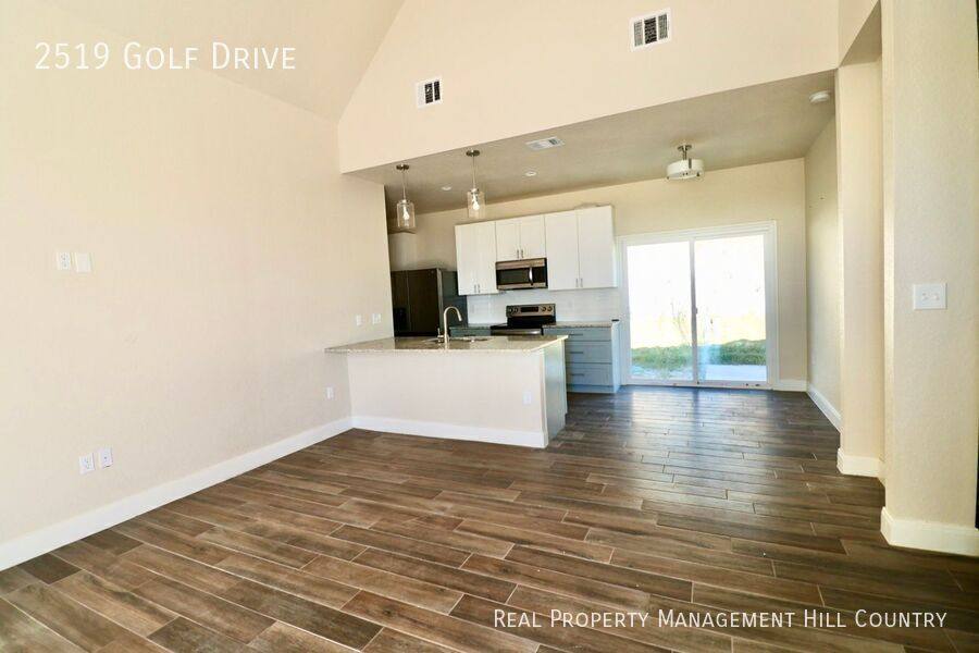 House for rent at 2519 Golf Dr, Spring Branch, TX 78070