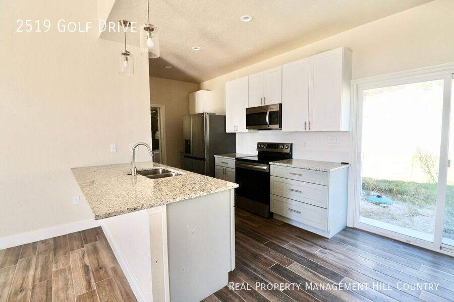 House for rent at 2519 Golf Dr, Spring Branch, TX 78070