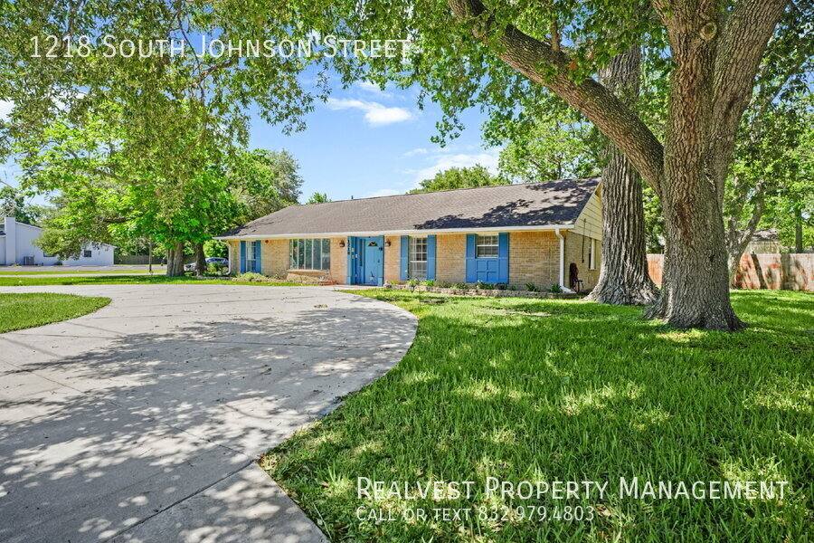 House for rent at 1218 S Johnson St, Alvin, TX 77511