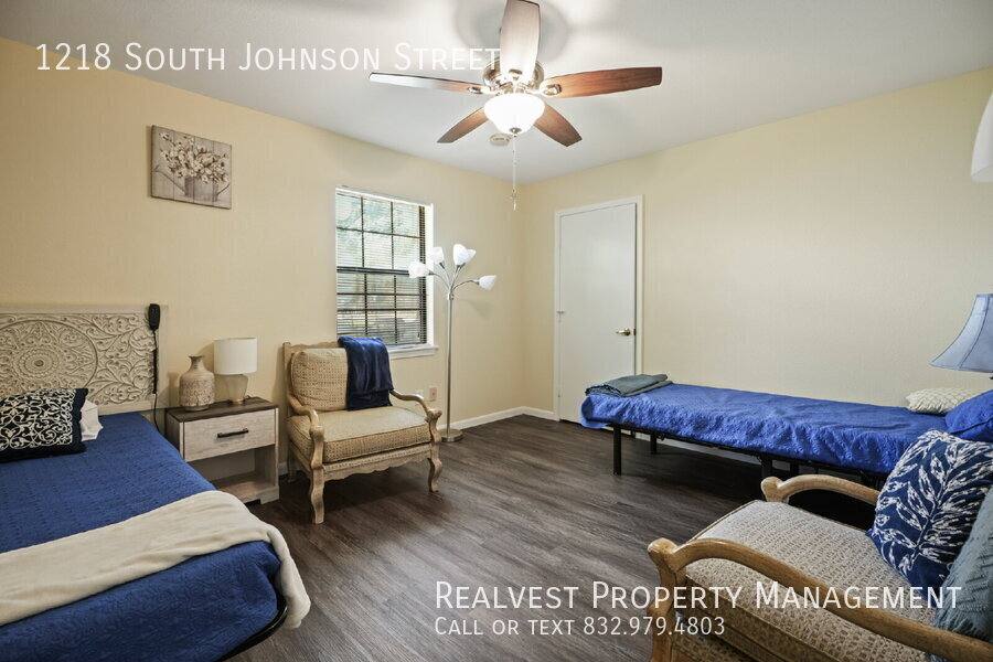 House for rent at 1218 S Johnson St, Alvin, TX 77511