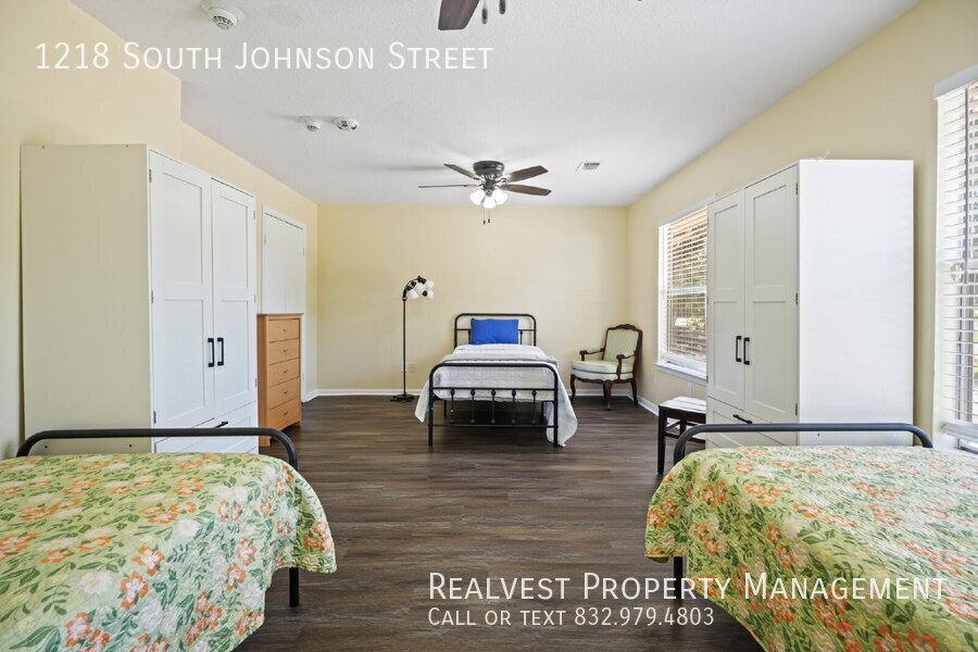 House for rent at 1218 S Johnson St, Alvin, TX 77511