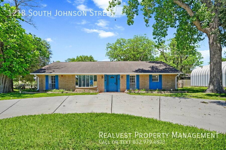 House for rent at 1218 S Johnson St, Alvin, TX 77511