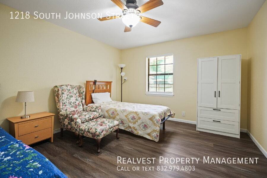 House for rent at 1218 S Johnson St, Alvin, TX 77511