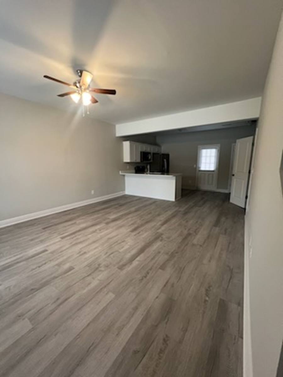 Townhouse for rent at 205 E Broad St, Darlington, SC 29532