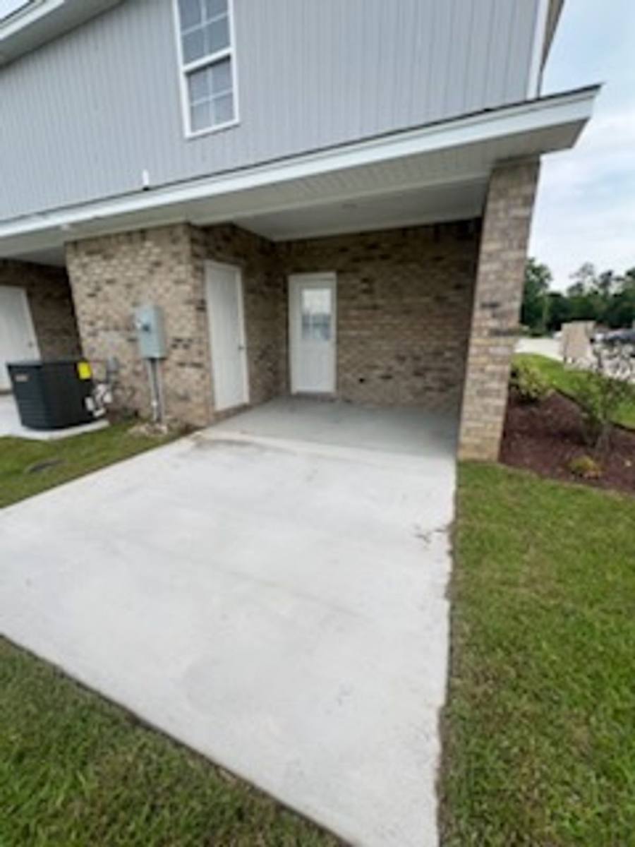 Townhouse for rent at 205 E Broad St, Darlington, SC 29532
