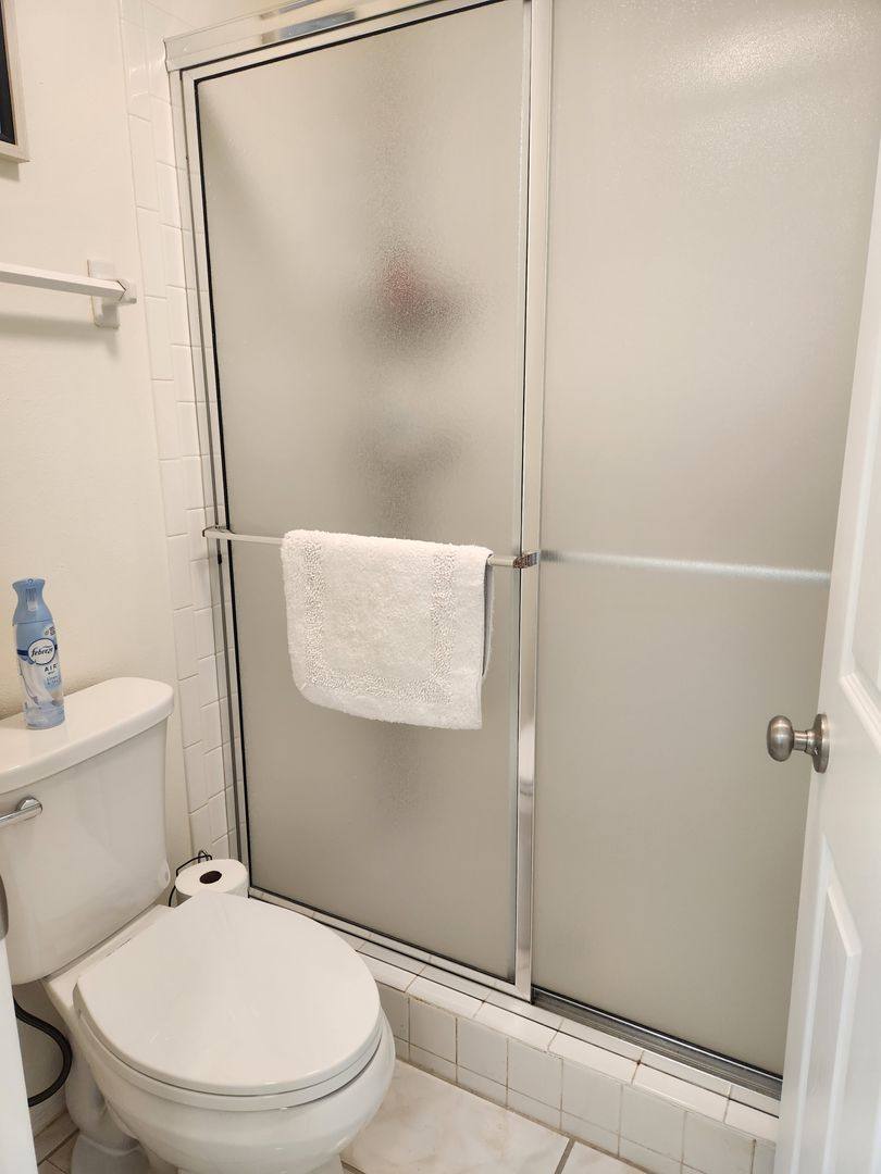 Apartment for rent at 5515 Fair Oaks St, Bradenton, FL 34203