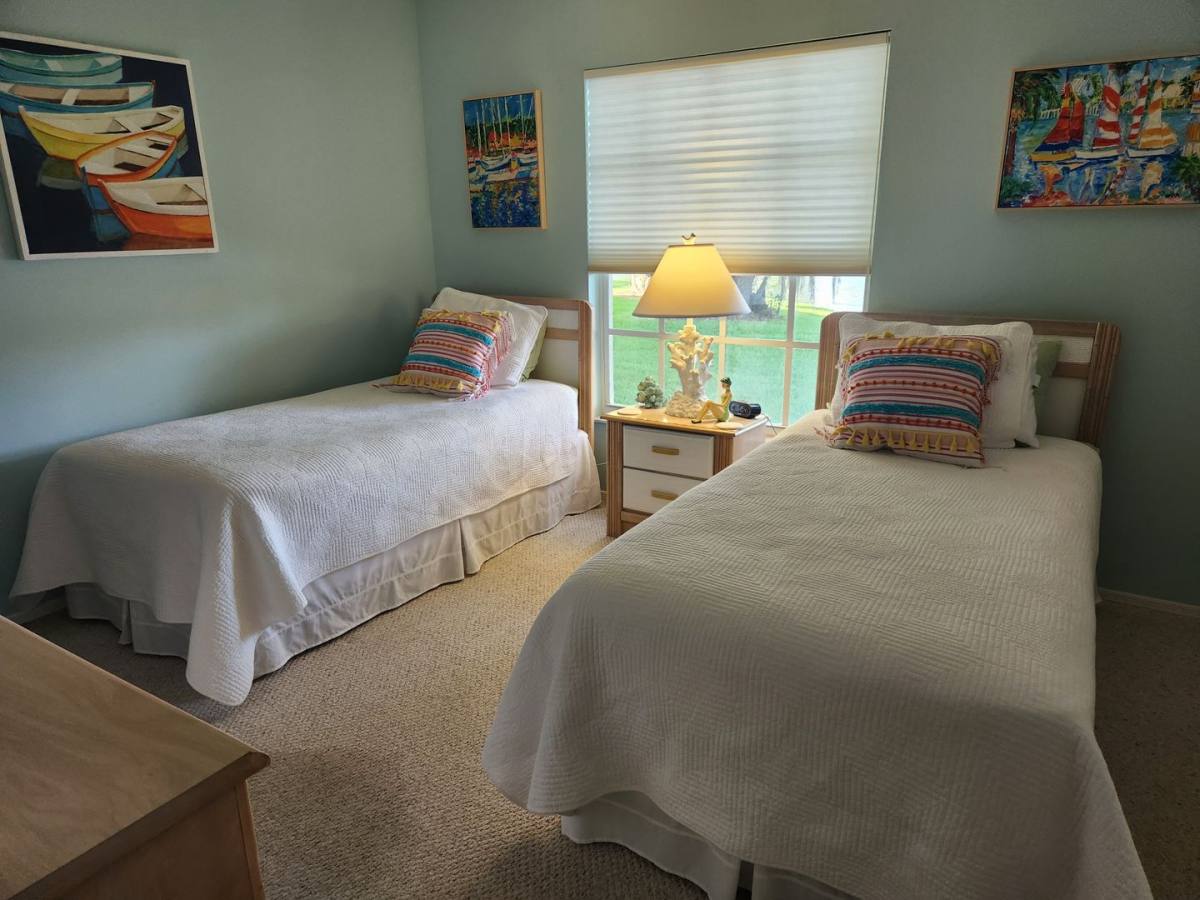 Apartment for rent at 5515 Fair Oaks St, Bradenton, FL 34203