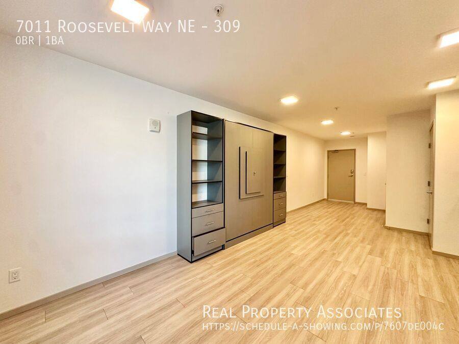 Apartment for rent at 7011 Roosevelt Way NE #309, Seattle, WA 98115