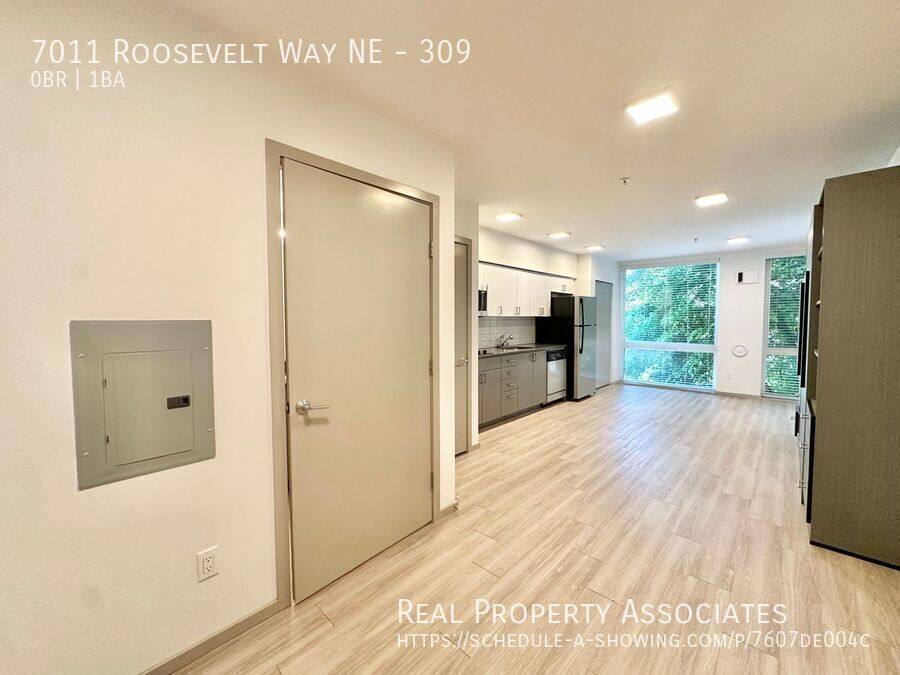 Apartment for rent at 7011 Roosevelt Way NE #309, Seattle, WA 98115