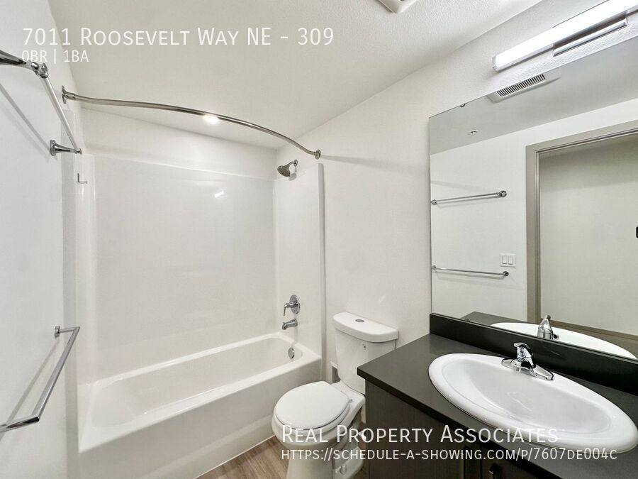 Apartment for rent at 7011 Roosevelt Way NE #309, Seattle, WA 98115