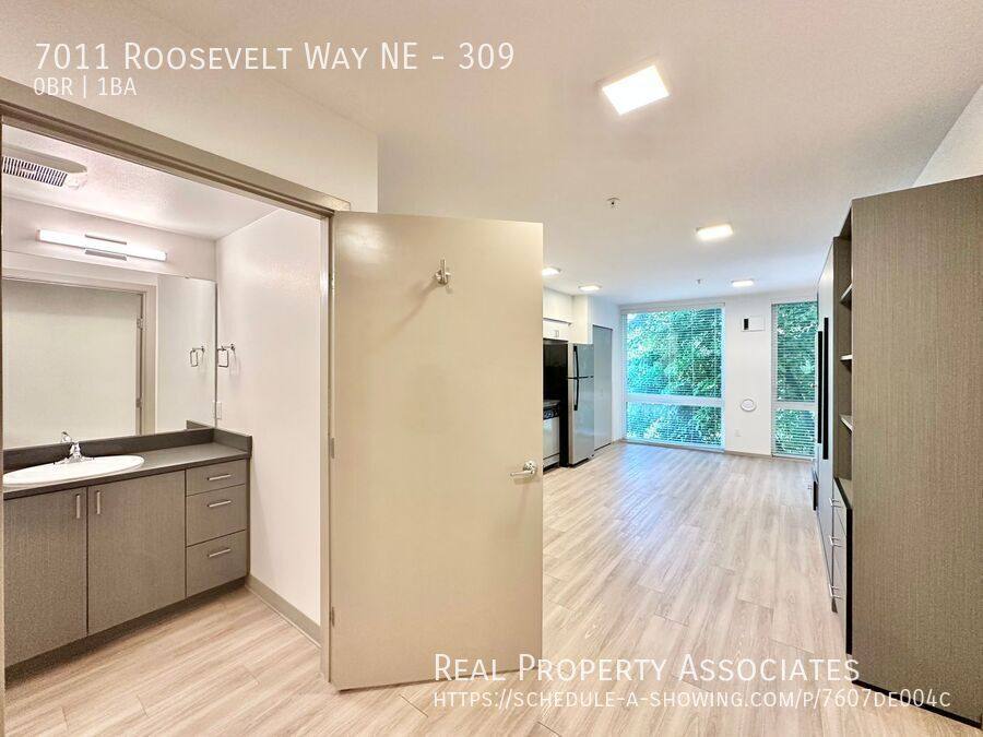 Apartment for rent at 7011 Roosevelt Way NE #309, Seattle, WA 98115