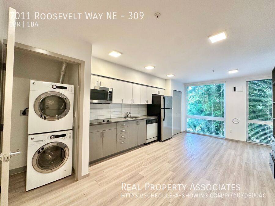 Apartment for rent at 7011 Roosevelt Way NE #309, Seattle, WA 98115