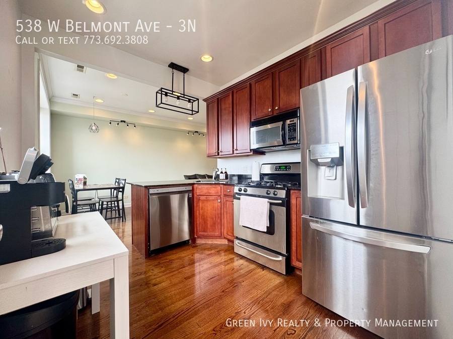 Condo for rent at 538 W Belmont Ave #3N, Chicago, IL 60657