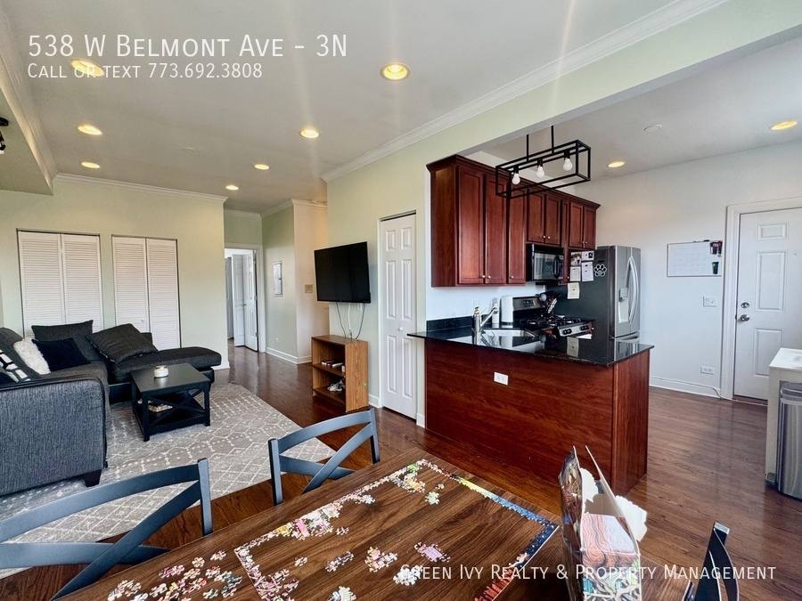 Condo for rent at 538 W Belmont Ave #3N, Chicago, IL 60657