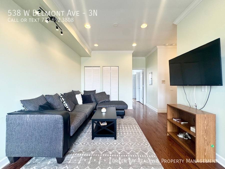 Condo for rent at 538 W Belmont Ave #3N, Chicago, IL 60657