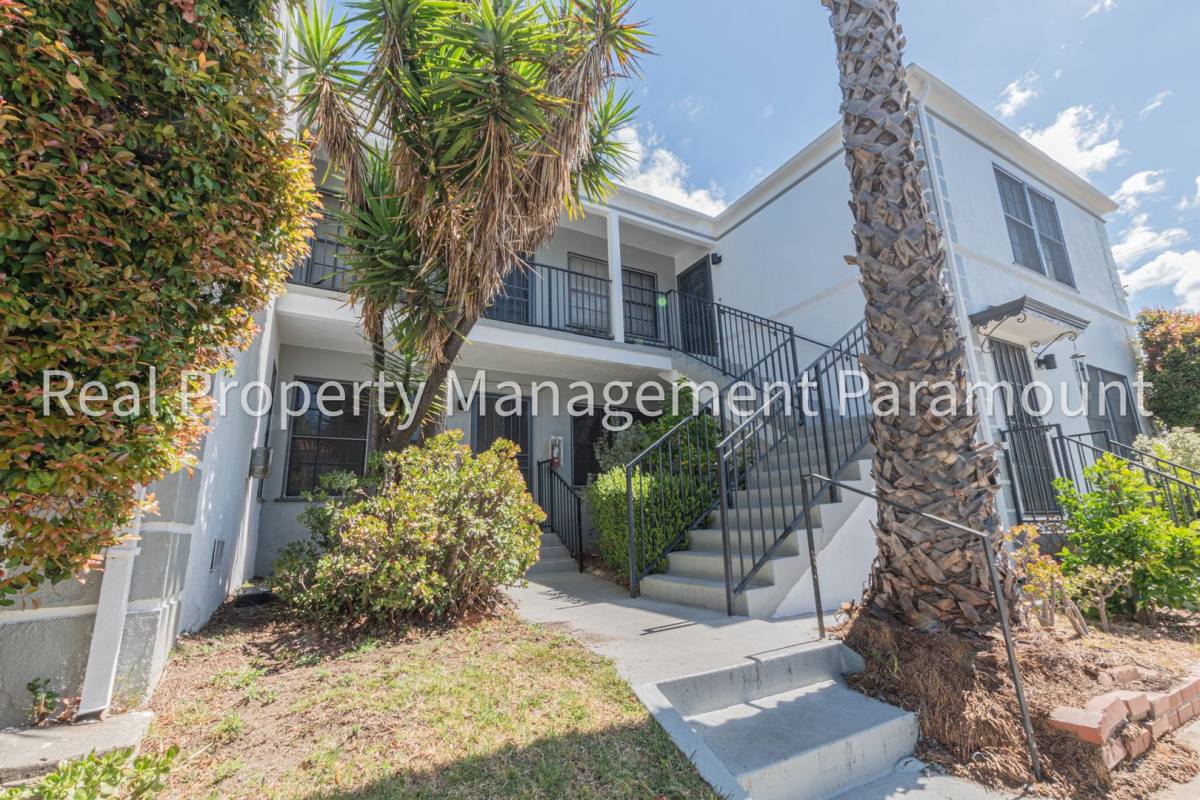 Apartment for rent at 1460 S Orange Grove Ave, Los Angeles, CA 90019