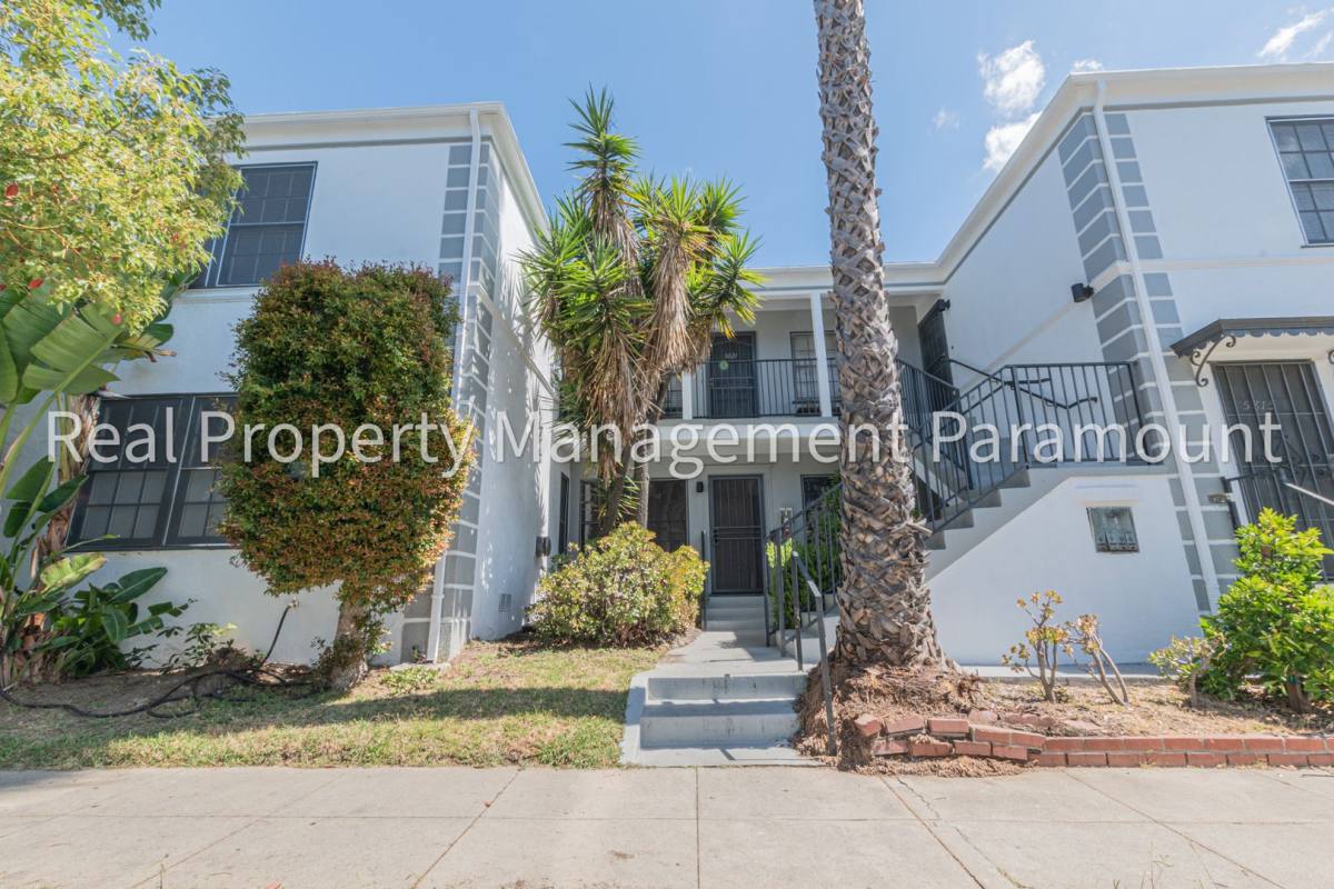Apartment for rent at 1460 S Orange Grove Ave, Los Angeles, CA 90019