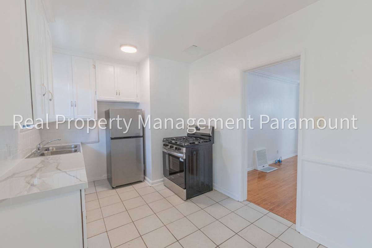 Apartment for rent at 1460 S Orange Grove Ave, Los Angeles, CA 90019