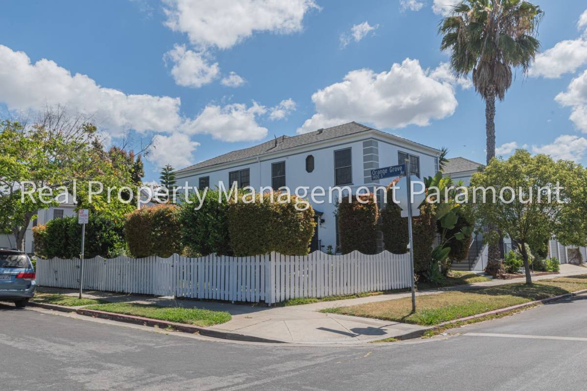Apartment for rent at 1460 S Orange Grove Ave, Los Angeles, CA 90019