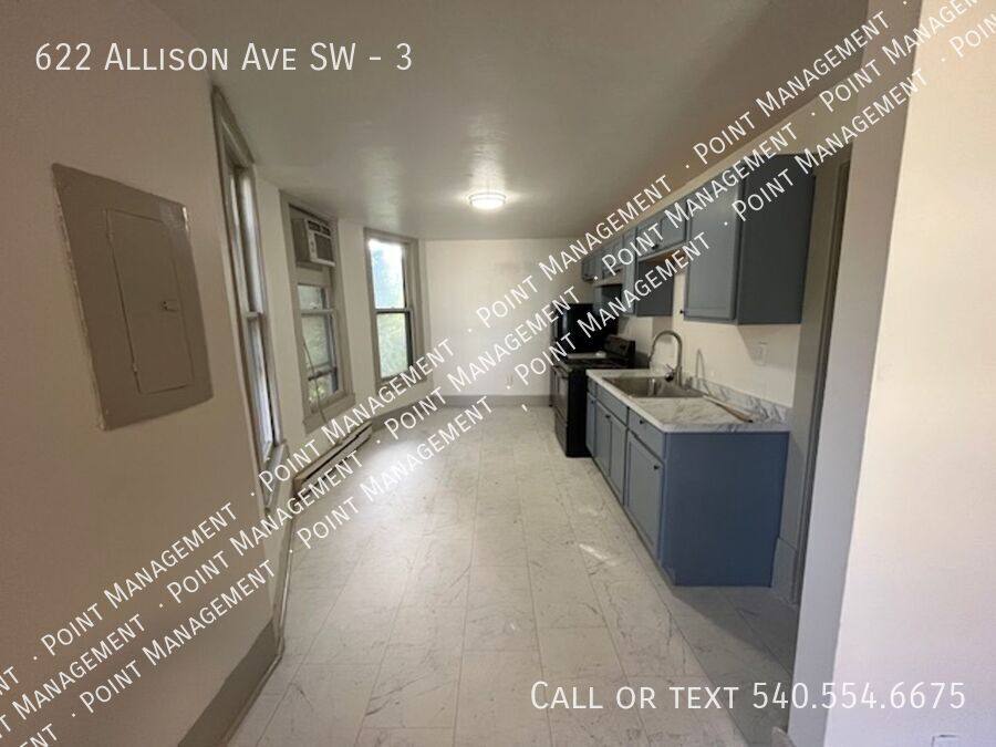 Apartment for rent at 622 Allison Ave SW #3, Roanoke, VA 24016