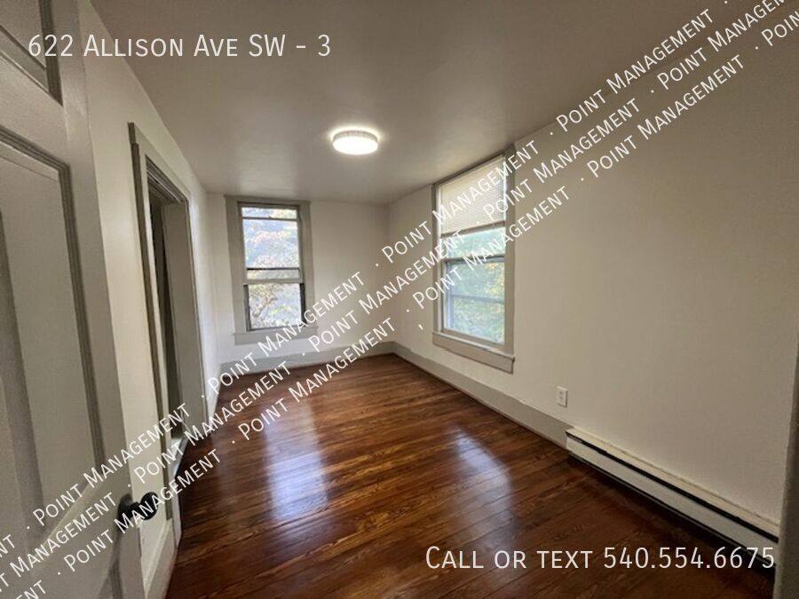 Apartment for rent at 622 Allison Ave SW #3, Roanoke, VA 24016