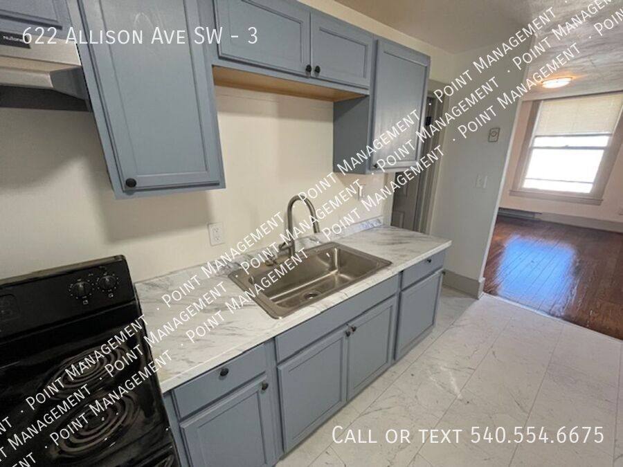 Apartment for rent at 622 Allison Ave SW #3, Roanoke, VA 24016