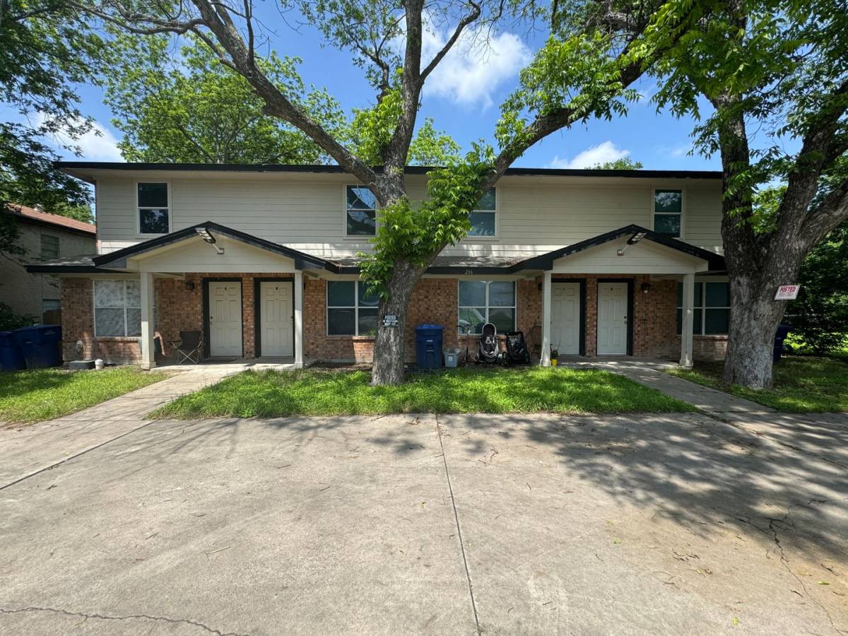 Apartment for rent at 206 Veterans Ave, Copperas Cove, TX 76522
