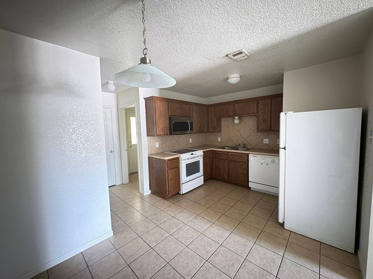 Apartment for rent at 206 Veterans Ave, Copperas Cove, TX 76522