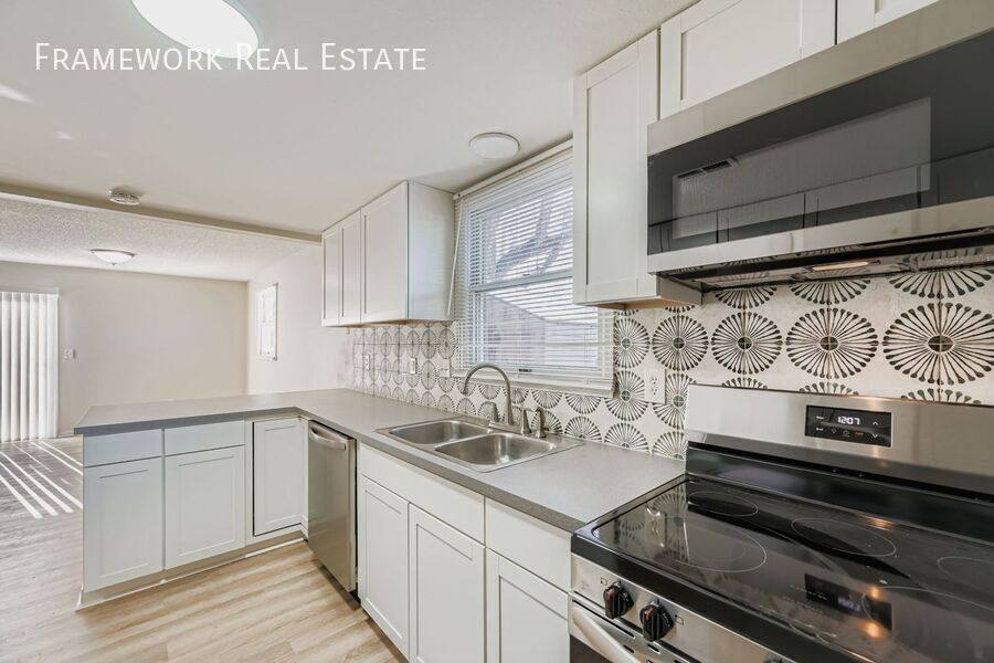 Apartment for rent at 141 E Longs Peak Ave, Longmont, CO 80504