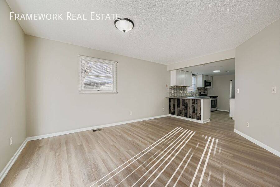 Apartment for rent at 141 E Longs Peak Ave, Longmont, CO 80504