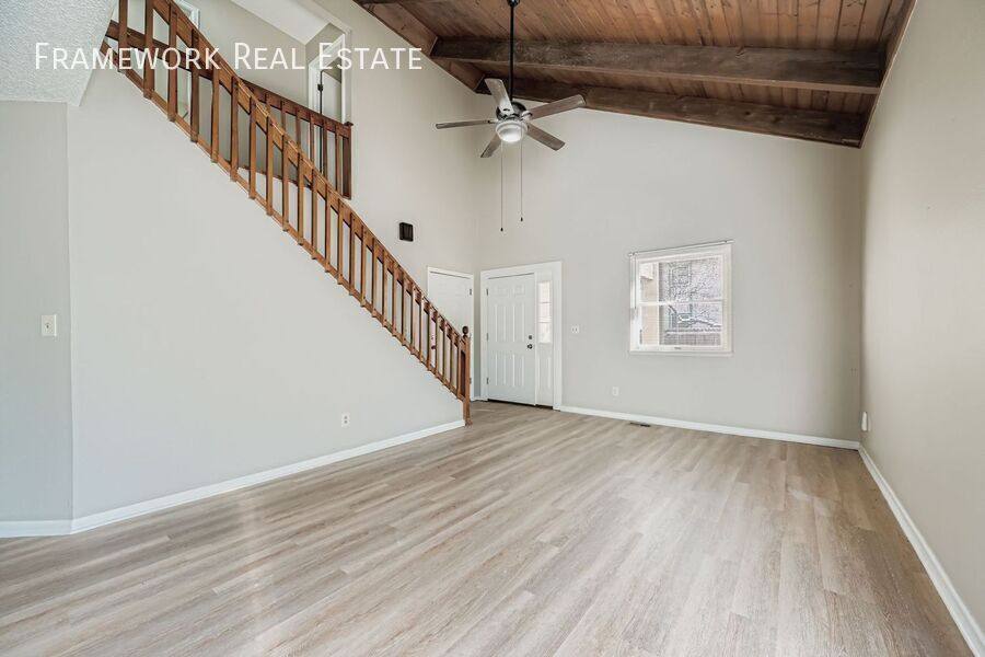 Apartment for rent at 141 E Longs Peak Ave, Longmont, CO 80504