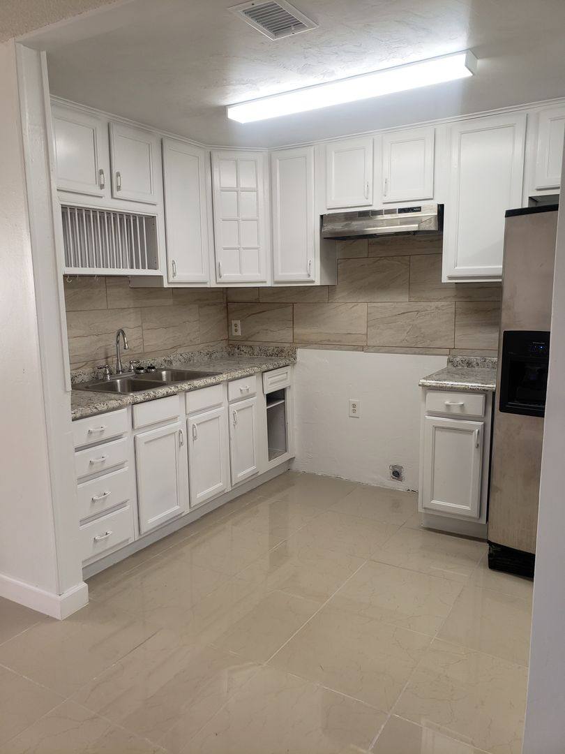 House for rent at 940 Lockhart St, Daytona Beach, FL 32114