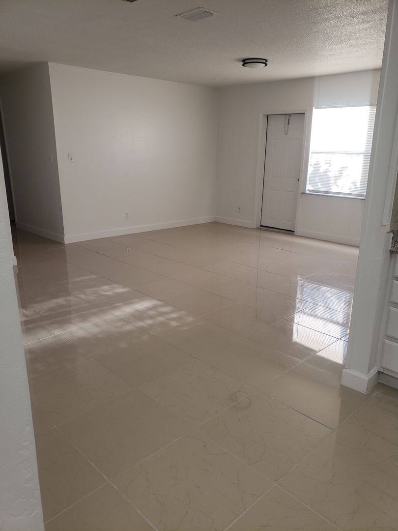 House for rent at 940 Lockhart St, Daytona Beach, FL 32114