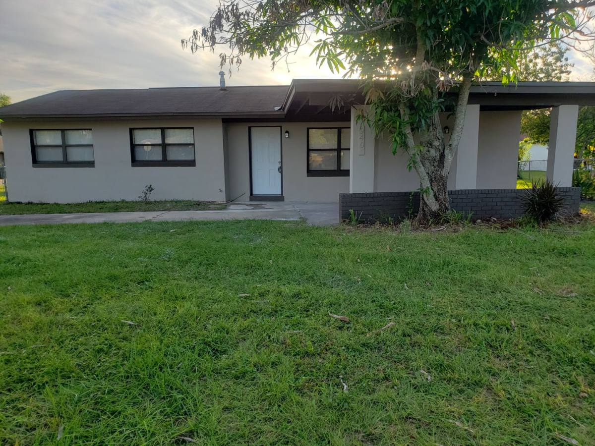 House for rent at 940 Lockhart St, Daytona Beach, FL 32114