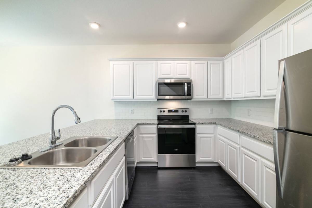 Townhouse for rent at 805 S 6th St, Bonham, TX 75418
