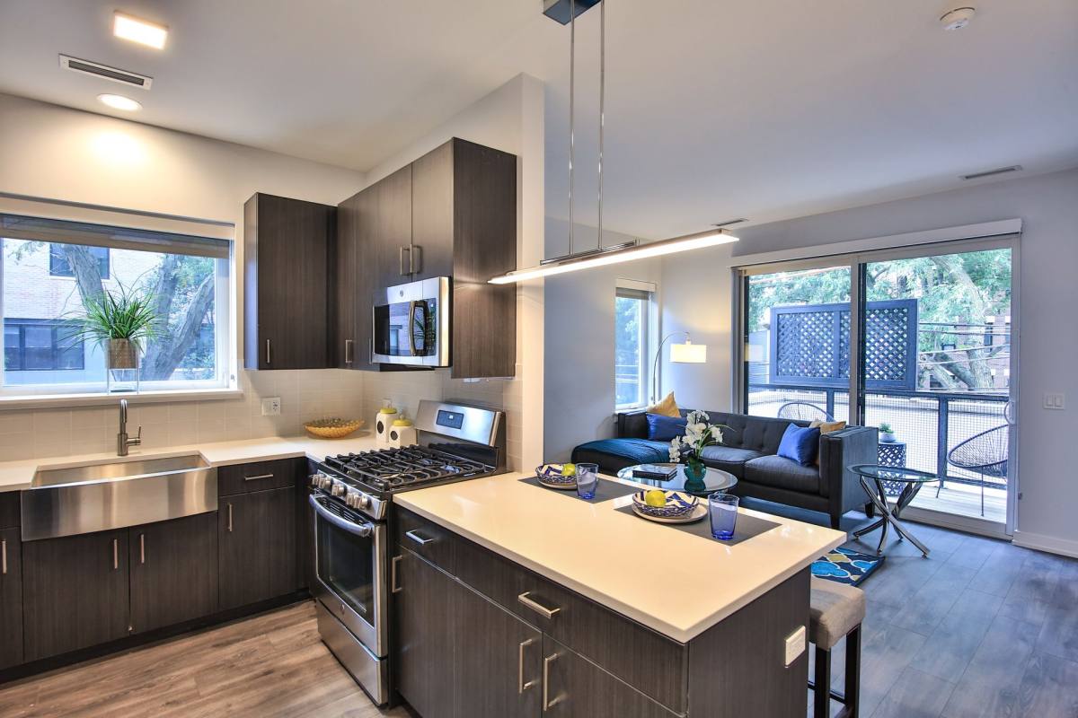 Apartment for rent at 904 & 909 W Montana St, Chicago, IL 60614