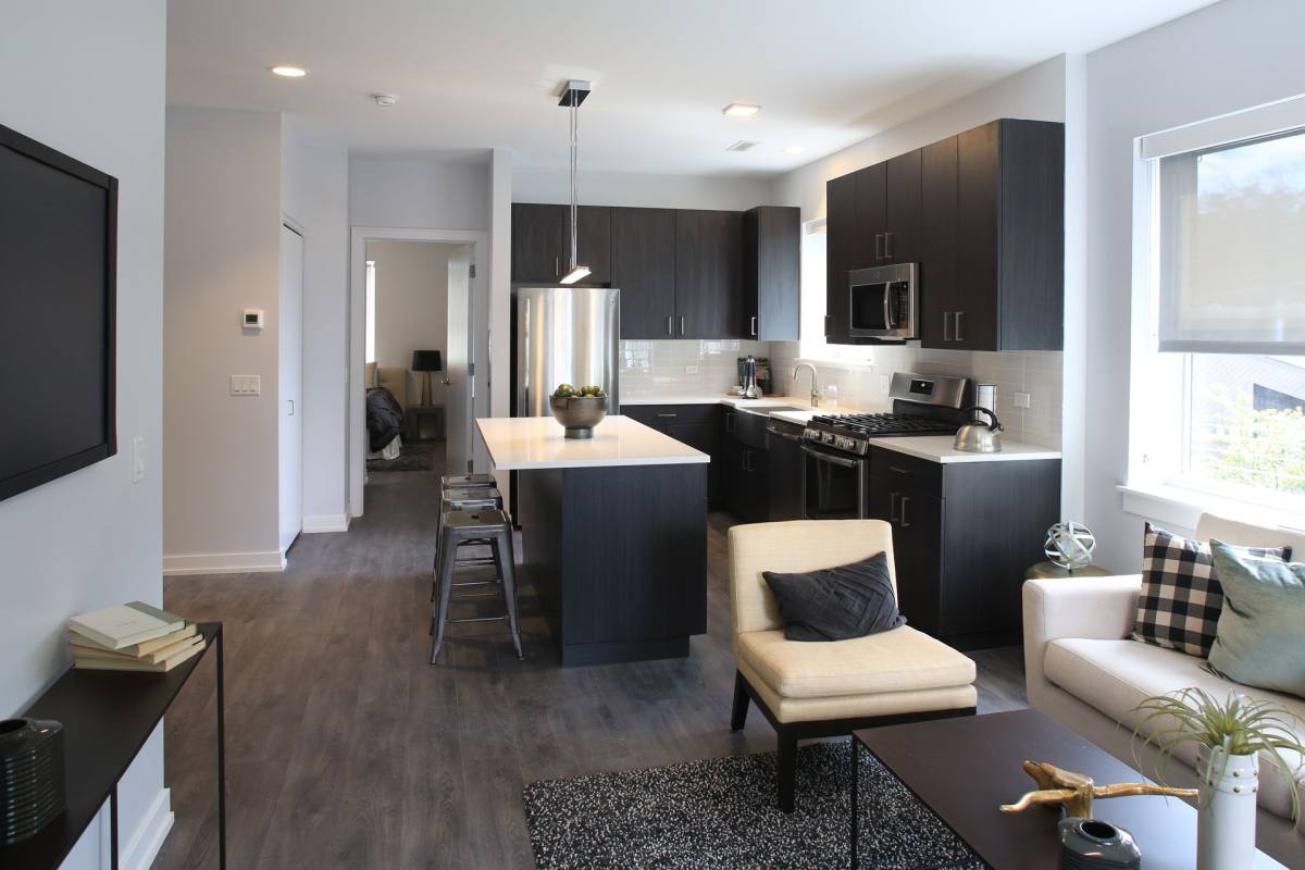 Apartment for rent at 904 & 909 W Montana St, Chicago, IL 60614