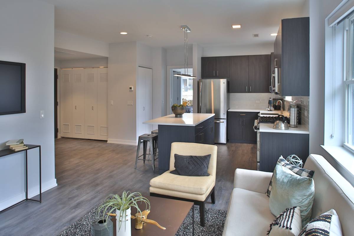 Apartment for rent at 904 & 909 W Montana St, Chicago, IL 60614