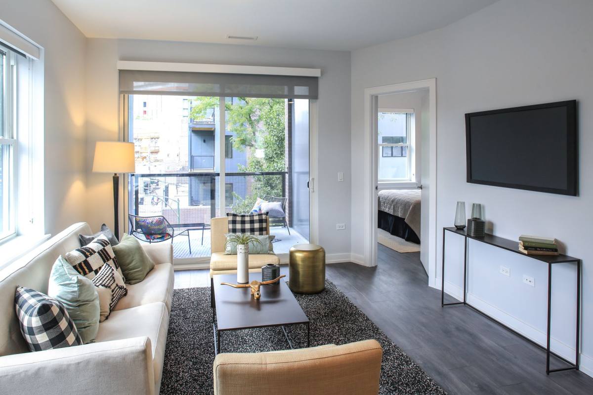Apartment for rent at 904 & 909 W Montana St, Chicago, IL 60614