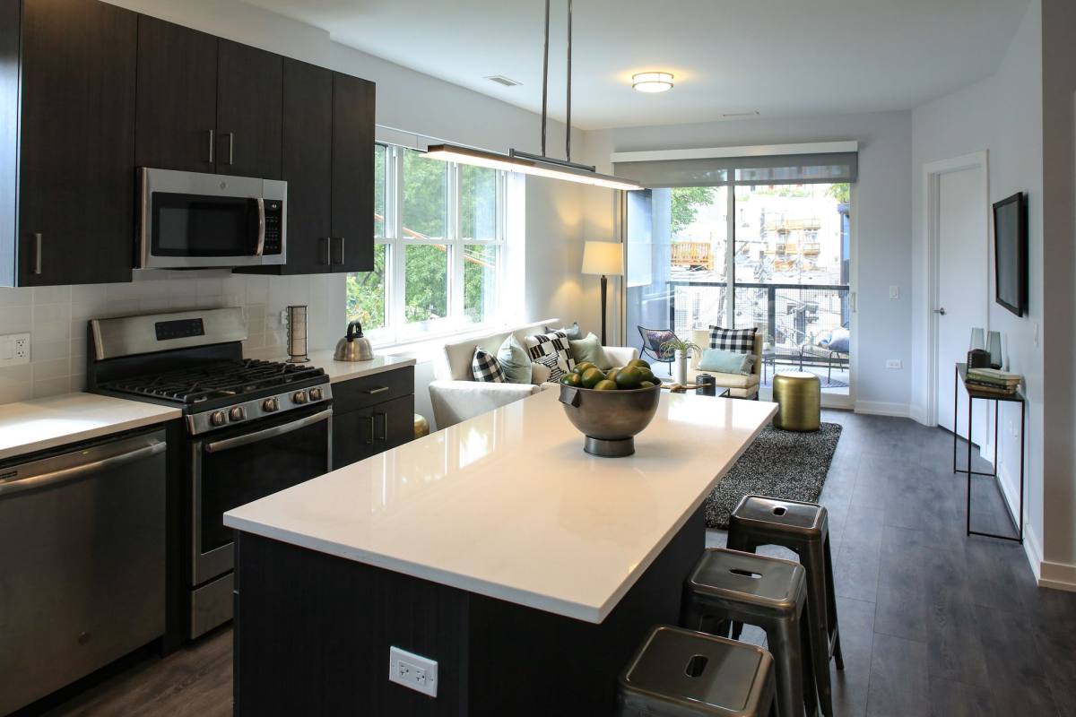 Apartment for rent at 904 & 909 W Montana St, Chicago, IL 60614