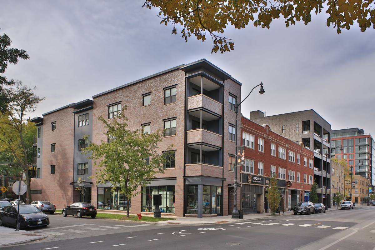 Apartment for rent at 904 & 909 W Montana St, Chicago, IL 60614