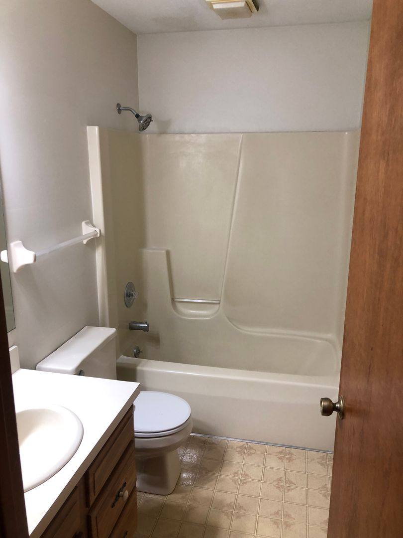 Apartment for rent at 141 143 Southpark, Wadsworth, OH 44281