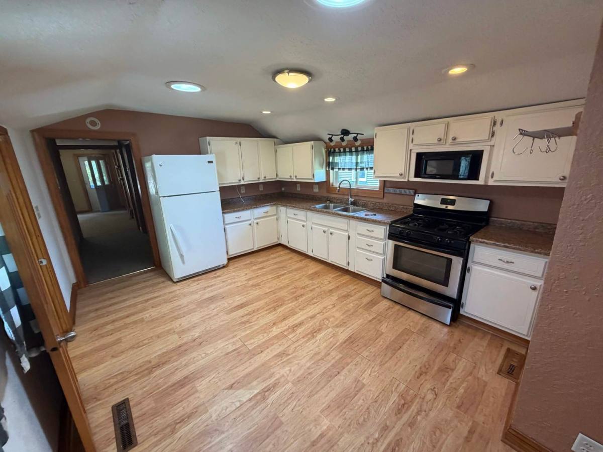 House for rent at 911 2nd Ave, Eau Claire, WI 54703