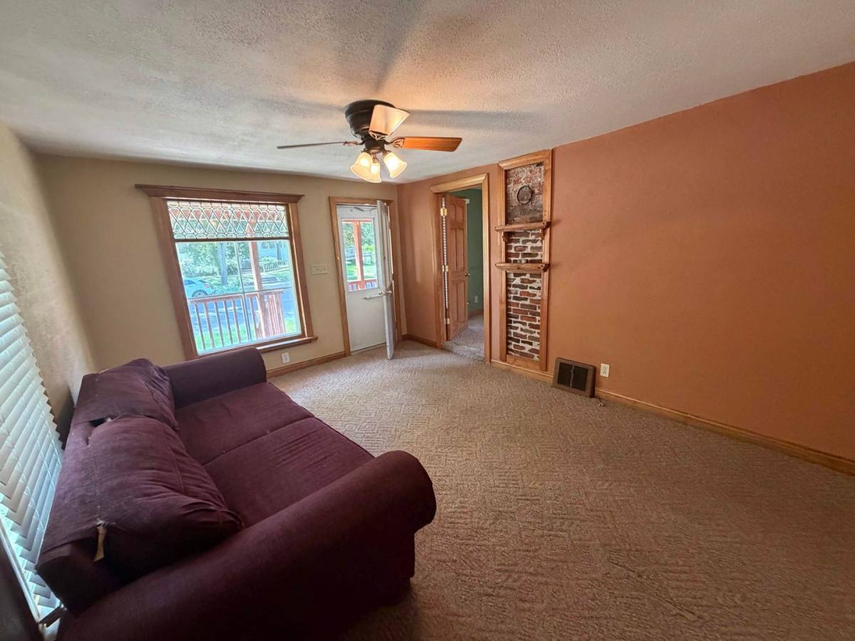 House for rent at 911 2nd Ave, Eau Claire, WI 54703