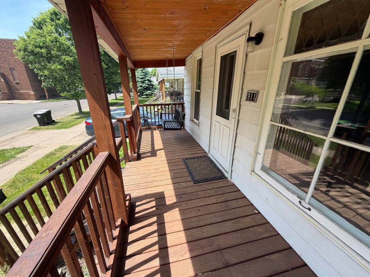 House for rent at 911 2nd Ave, Eau Claire, WI 54703