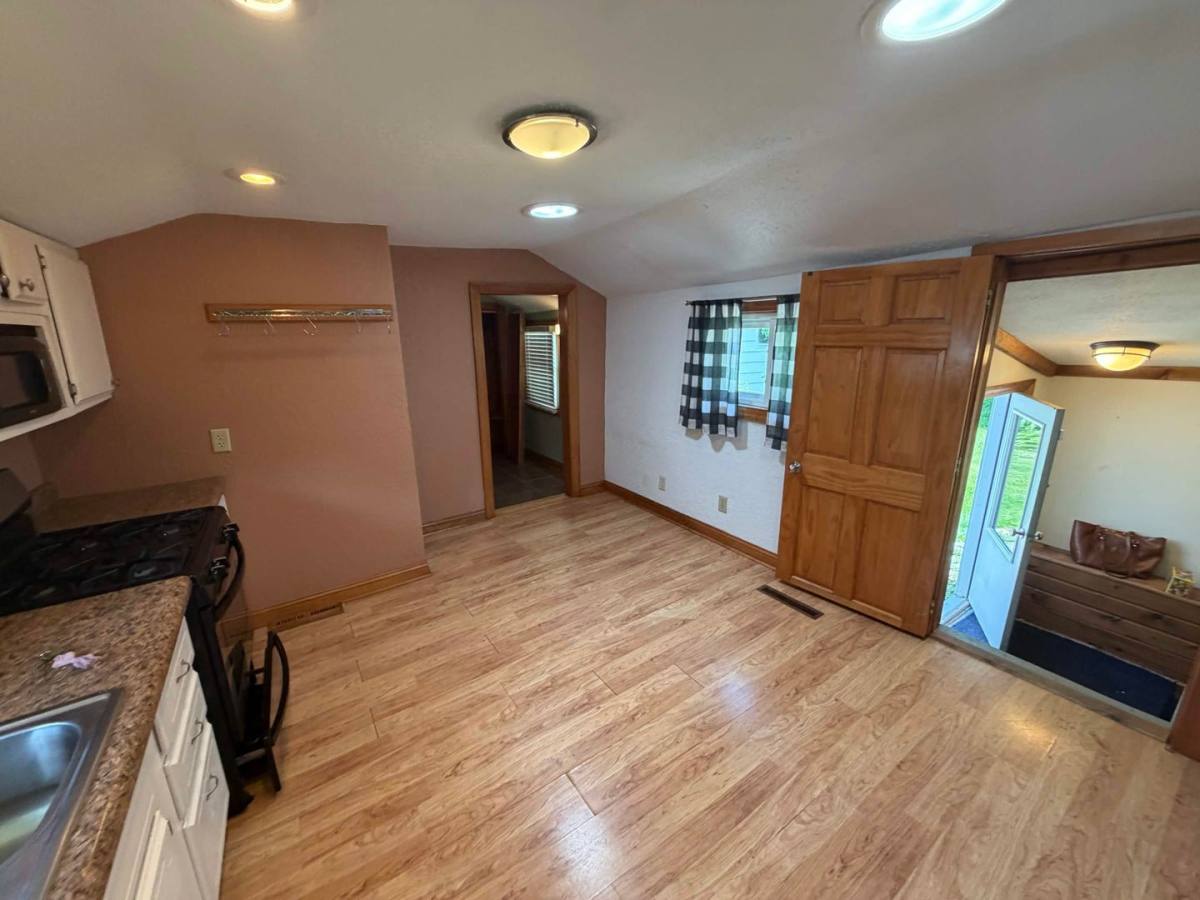 House for rent at 911 2nd Ave, Eau Claire, WI 54703