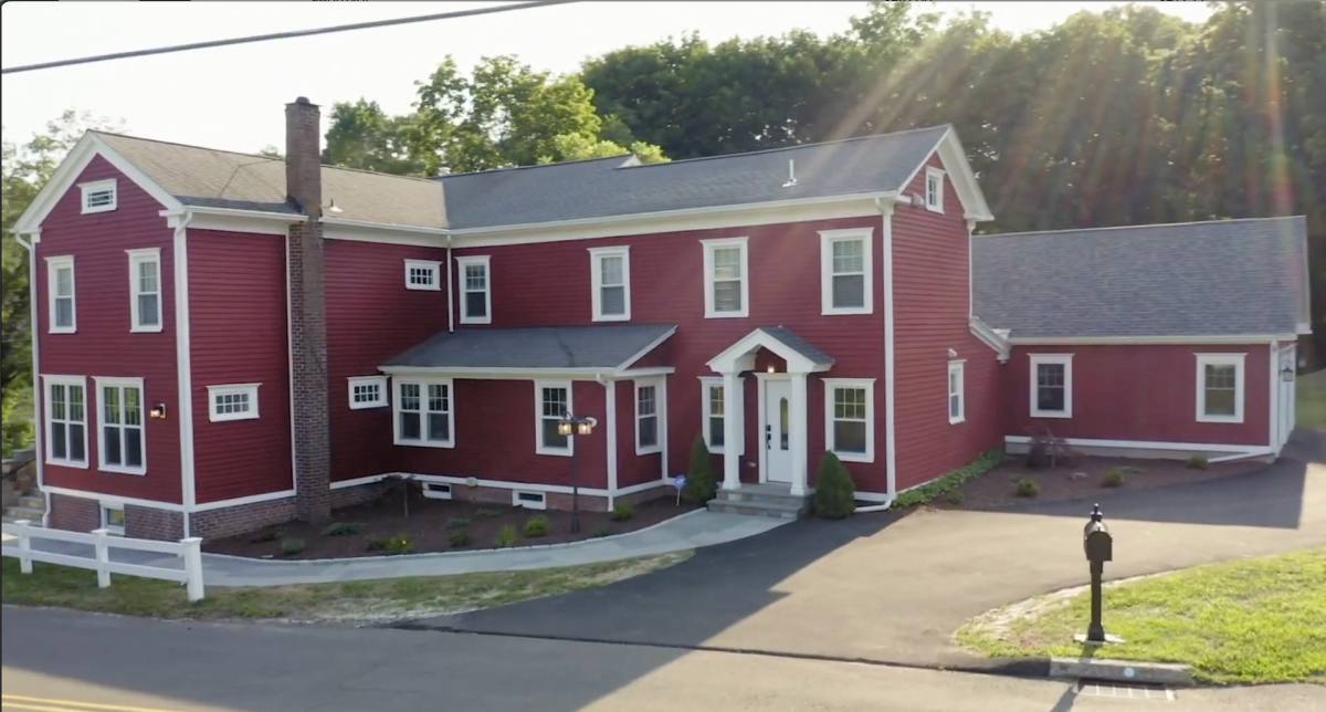 House for rent at 2222 Ridge Rd, North Haven, CT 06473