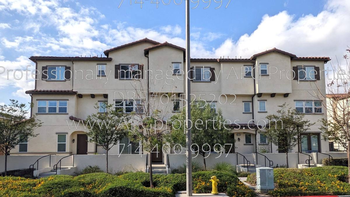 Condo for rent at 3320 W Mirano Dr, Anaheim, CA 92801