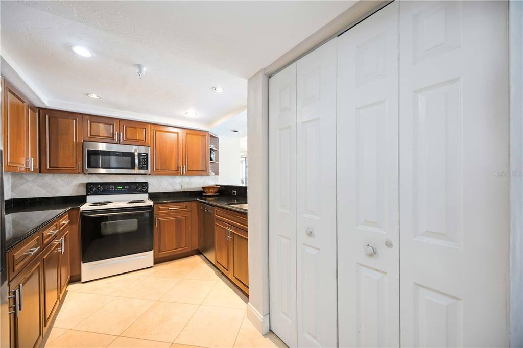 Condo for rent at 11 Sunset Dr #505, Sarasota, FL 34236